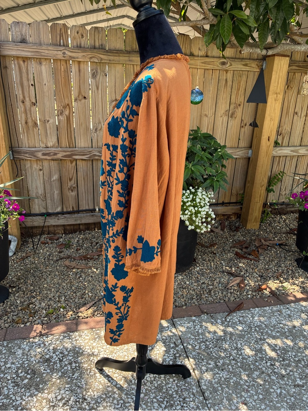Angel Heart Boutique 3X Embroidered Floral Kimono Bell Sleeve Boho Plus Size
-- - Picture 2 of 8